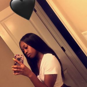 Meet your Posher, Jemia